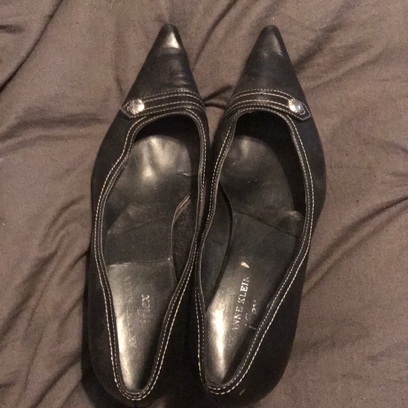 Anne Klein Shoes - Black, pointed toes Anne Klein pumps